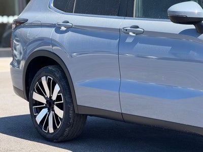 2026 Mitsubishi Outlander Base