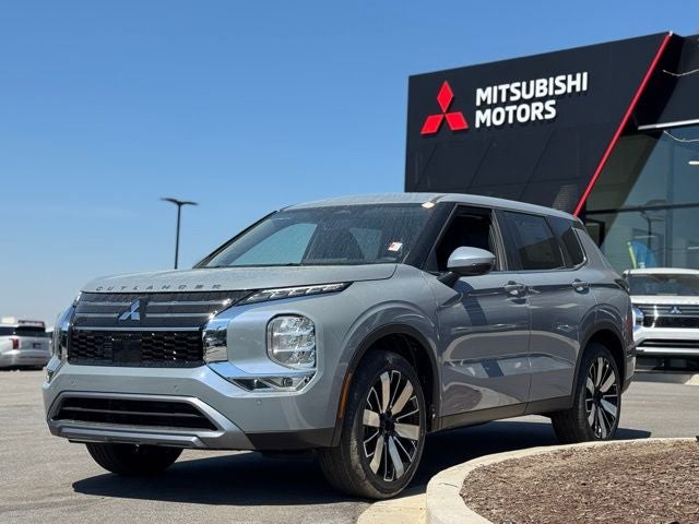 2026 Mitsubishi Outlander Base