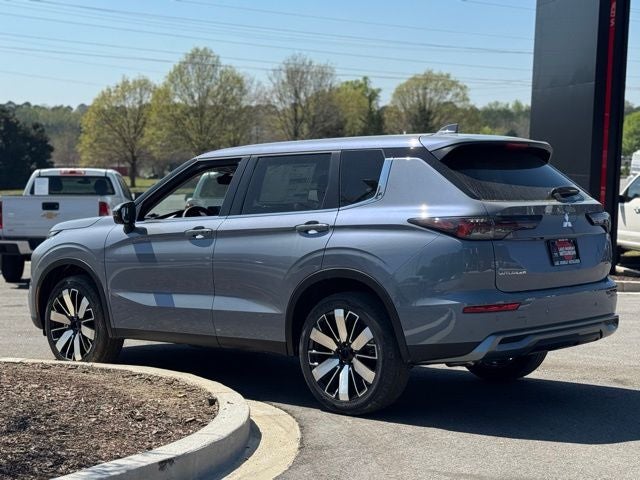 2026 Mitsubishi Outlander Base