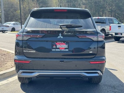 2026 Mitsubishi Outlander Base