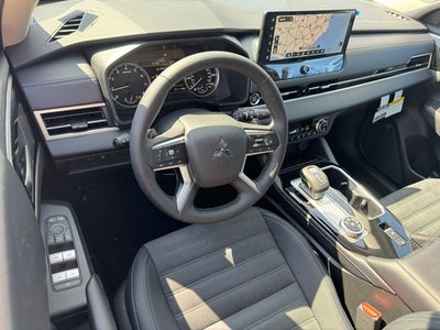 2026 Mitsubishi Outlander Base