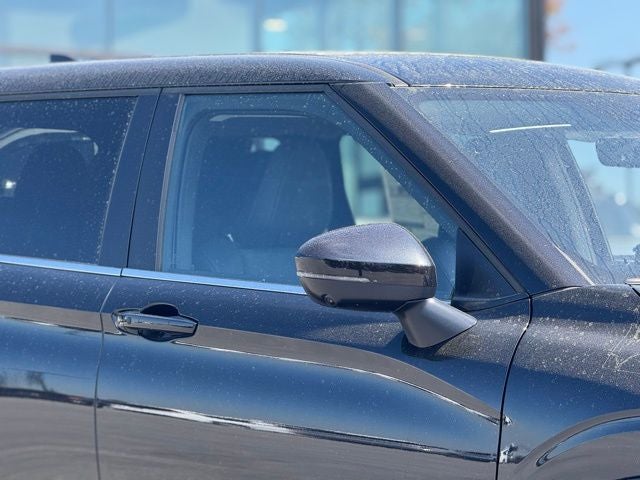 2026 Mitsubishi Outlander Base