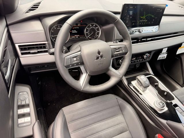 2026 Mitsubishi Outlander LE