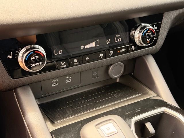 2026 Mitsubishi Outlander LE