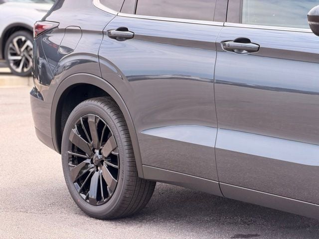 2026 Mitsubishi Outlander LE
