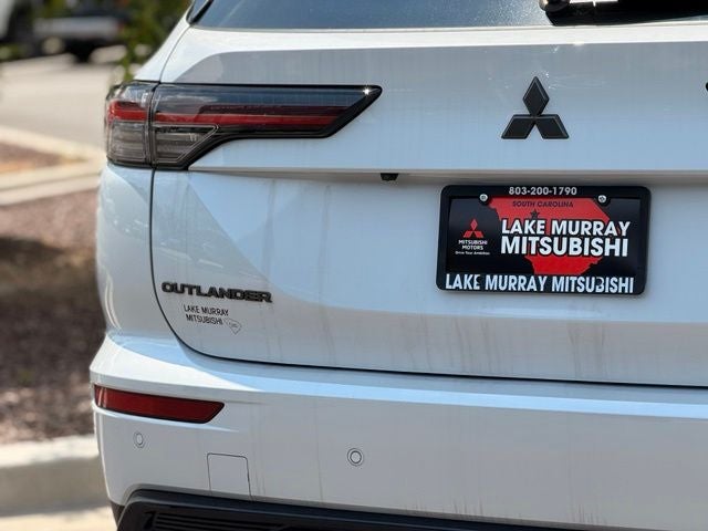 2026 Mitsubishi Outlander LE