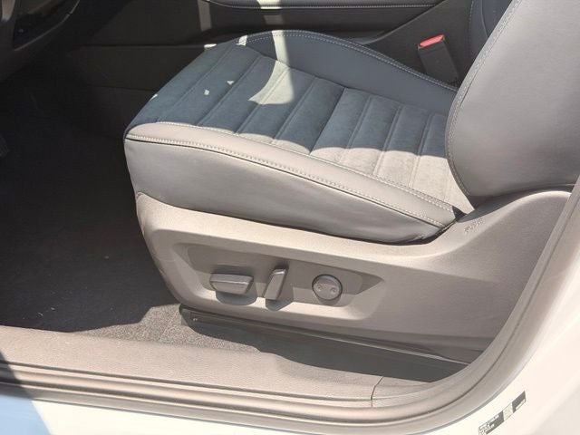 2026 Mitsubishi Outlander LE