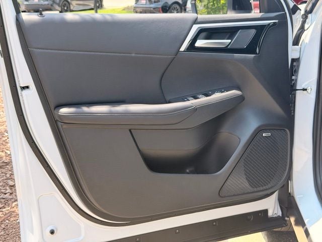 2026 Mitsubishi Outlander LE
