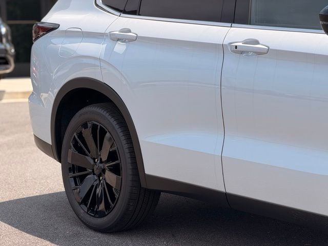 2026 Mitsubishi Outlander LE