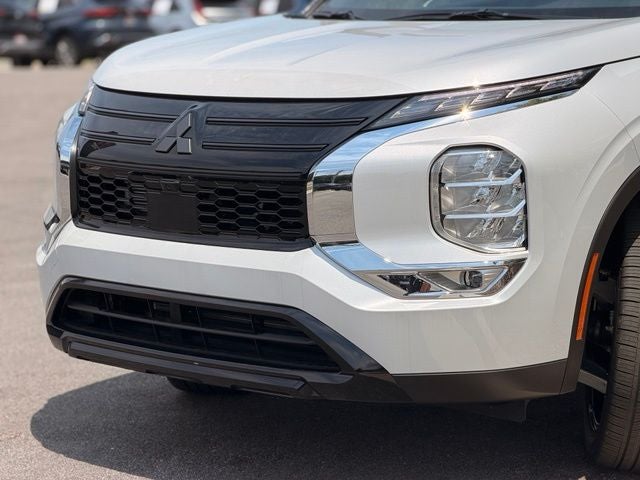 2026 Mitsubishi Outlander LE