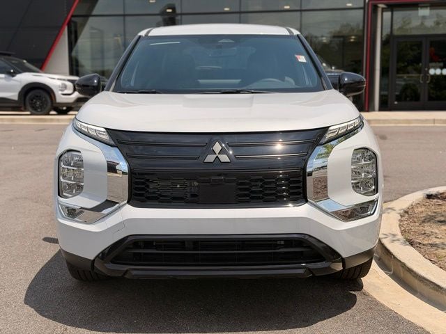 2026 Mitsubishi Outlander LE