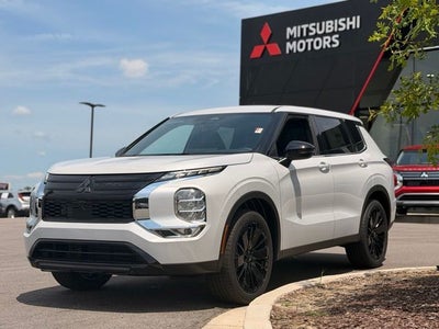 2026 Mitsubishi Outlander LE