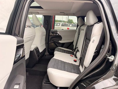 2026 Mitsubishi Outlander SE