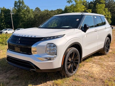 2026 Mitsubishi Outlander Base