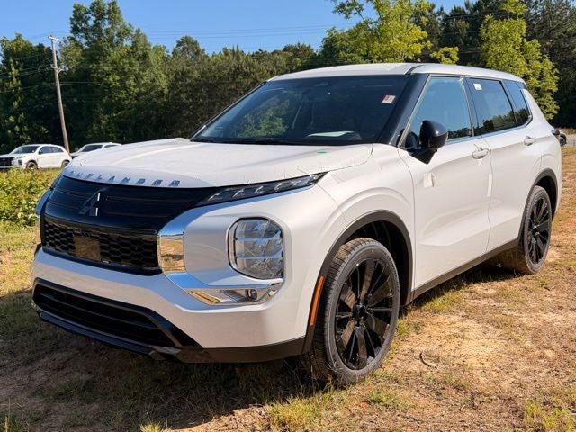 2026 Mitsubishi Outlander Base