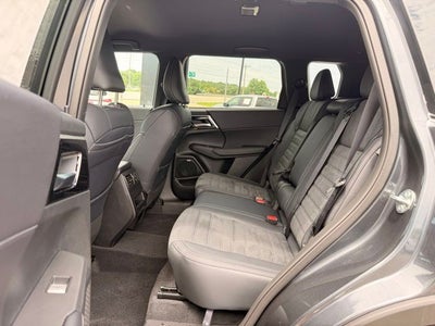 2026 Mitsubishi Outlander LE
