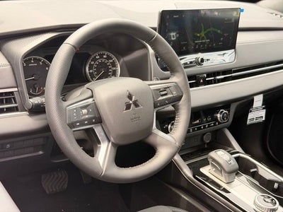 2026 Mitsubishi Outlander LE
