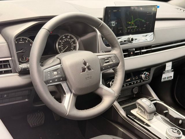 2026 Mitsubishi Outlander LE