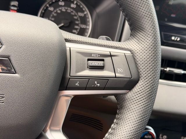 2026 Mitsubishi Outlander LE
