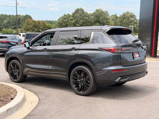 2026 Mitsubishi Outlander LE