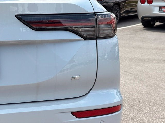 2026 Mitsubishi Outlander SE