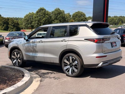 2026 Mitsubishi Outlander SE