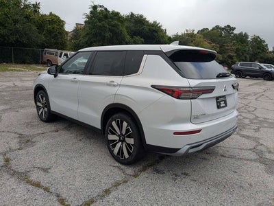 2026 Mitsubishi Outlander SE
