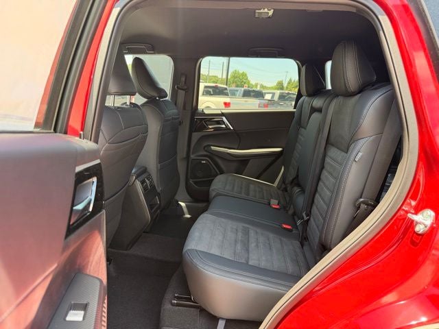 2026 Mitsubishi Outlander LE