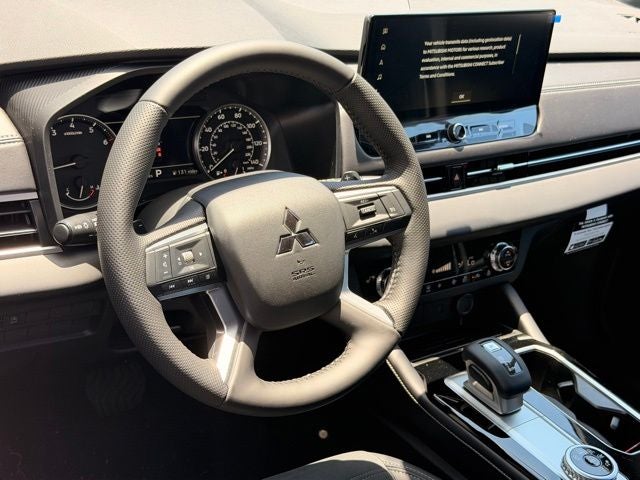 2026 Mitsubishi Outlander LE