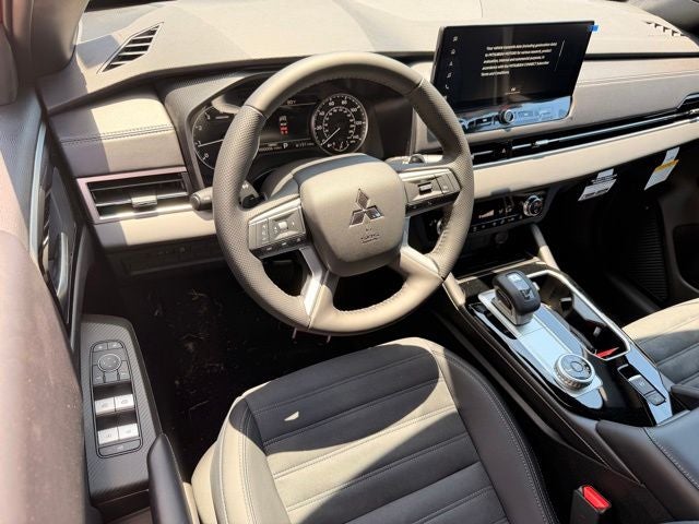 2026 Mitsubishi Outlander LE