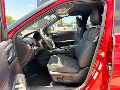 2026 Mitsubishi Outlander LE