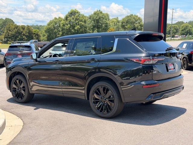 2026 Mitsubishi Outlander LE