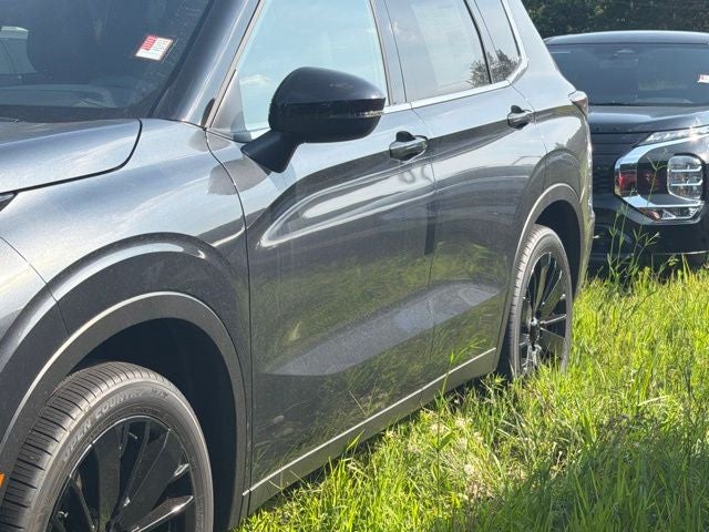 2026 Mitsubishi Outlander LE