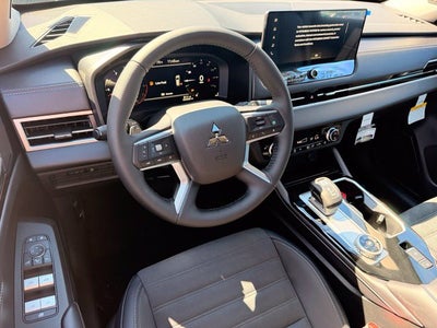 2026 Mitsubishi Outlander SE