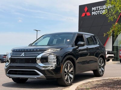 2026 Mitsubishi Outlander SE