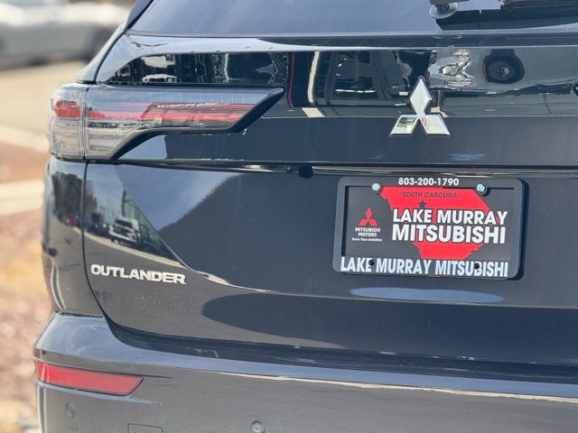 2026 Mitsubishi Outlander Base