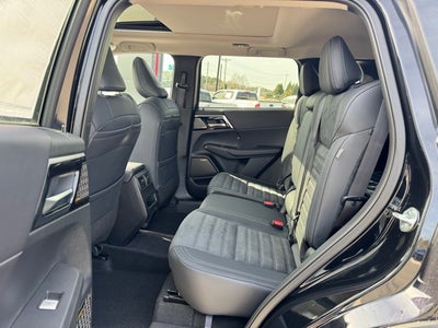 2026 Mitsubishi Outlander Base