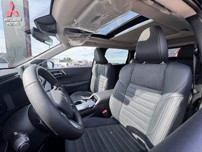 2026 Mitsubishi Outlander Base