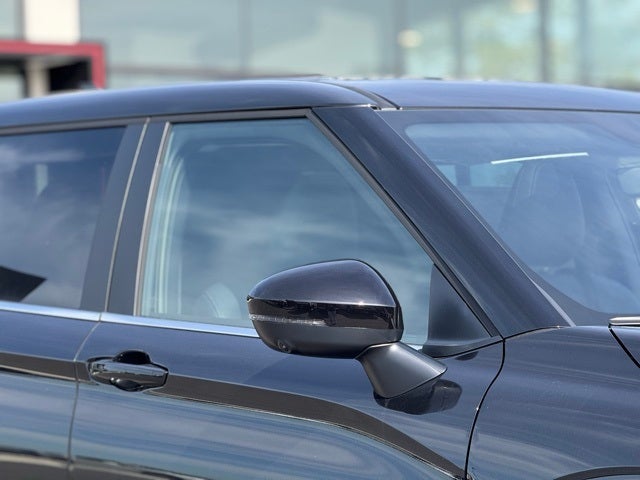 2026 Mitsubishi Outlander Base