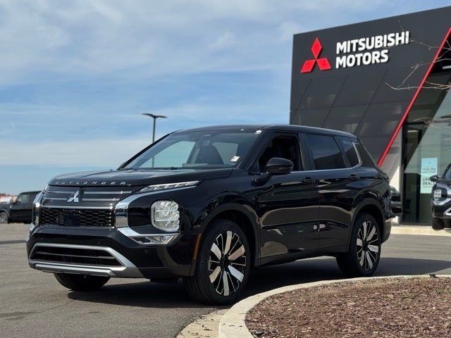 2026 Mitsubishi Outlander Base