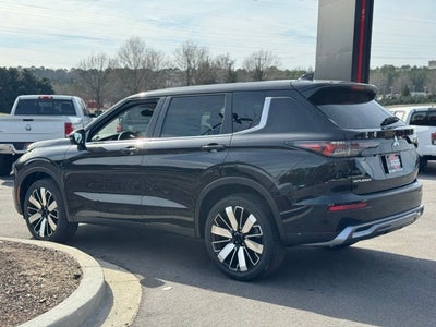 2026 Mitsubishi Outlander Base