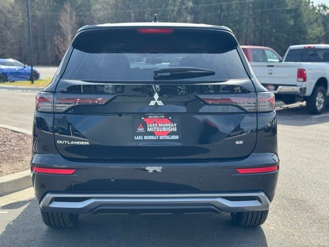 2026 Mitsubishi Outlander Base