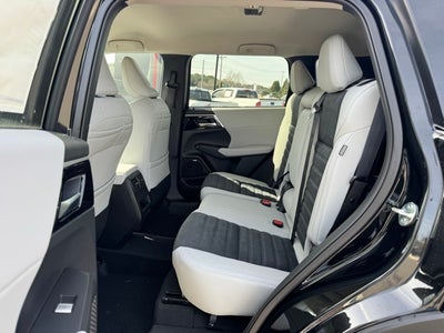 2026 Mitsubishi Outlander Base