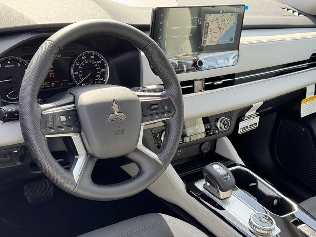 2026 Mitsubishi Outlander Base