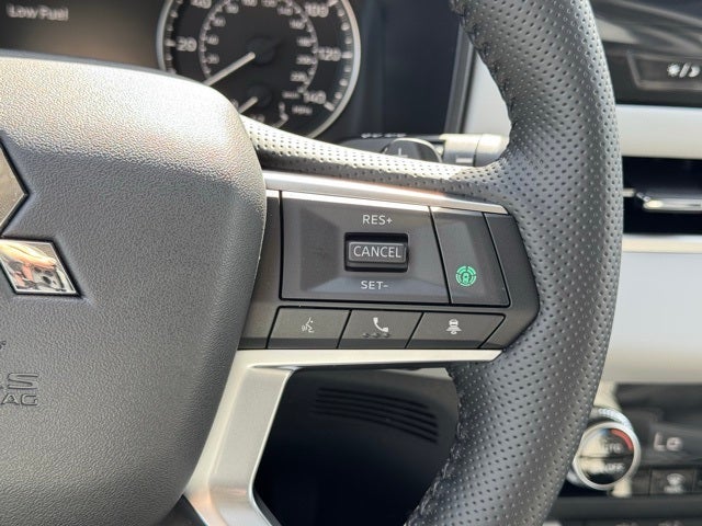 2026 Mitsubishi Outlander Base