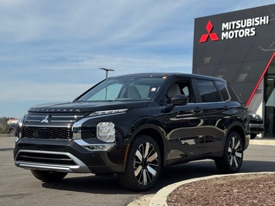 2026 Mitsubishi Outlander Base