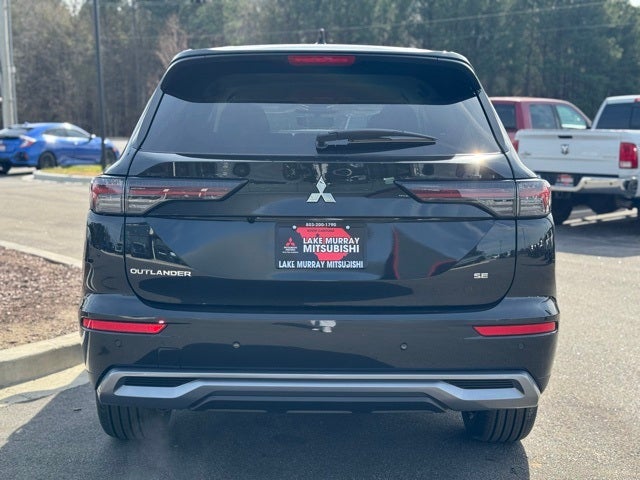 2026 Mitsubishi Outlander Base