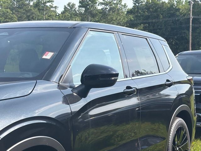 2026 Mitsubishi Outlander LE