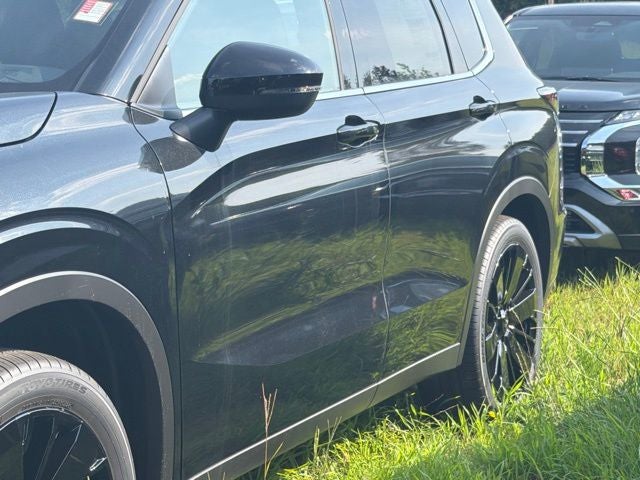2026 Mitsubishi Outlander LE