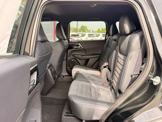 2026 Mitsubishi Outlander LE